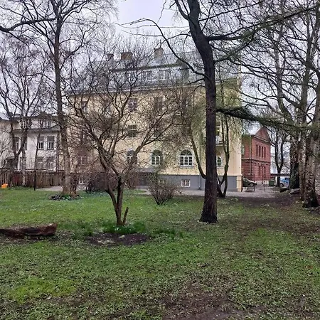 Large 3-room In A Historic House * تالين
