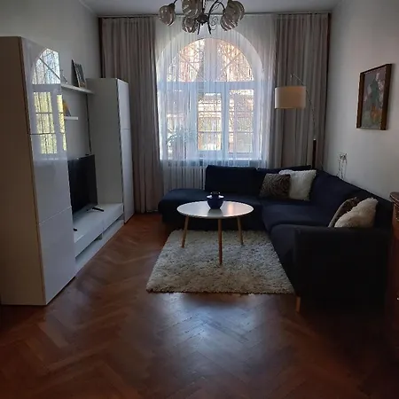 Large 3-room In A Historic House Lägenhet