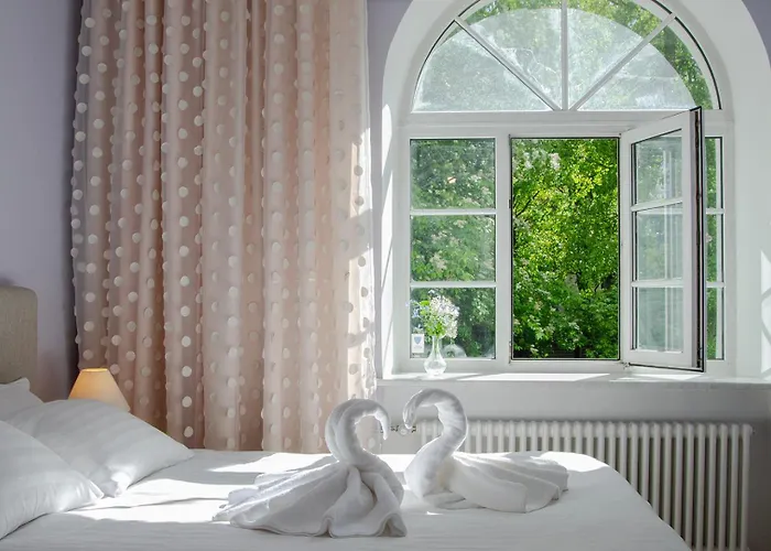 Large 3-room In A Historic House *