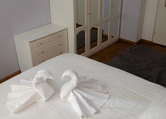 Large 3-room In A Historic House דירה טאלין