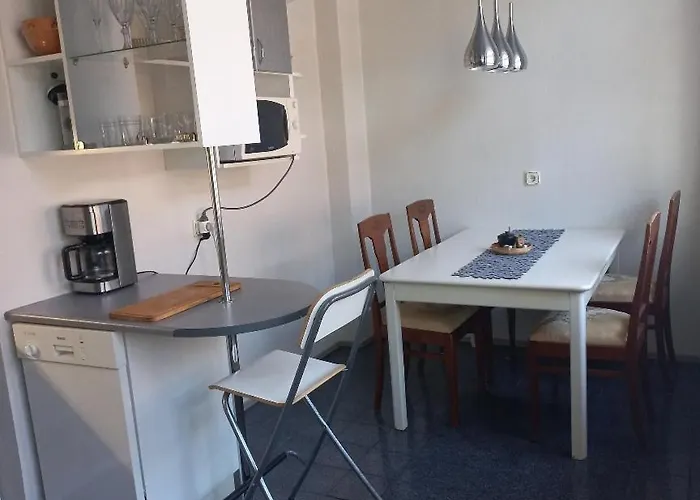 Large 3-room In A Historic House Apartment *